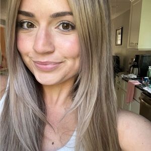 Meet your Posher, Holly